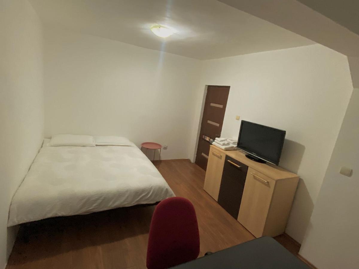 Apartament 2 Camere Oradea Exterior photo